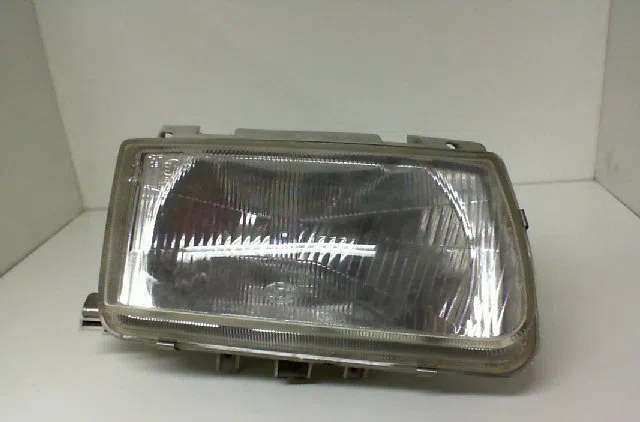 Phare droit VOLKSWAGEN POLO III  1.4i 8v 60ch occasion
