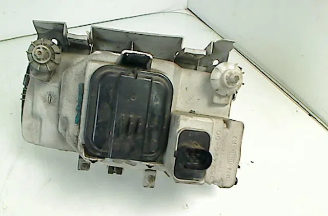Phare droit VOLKSWAGEN POLO III 1996 occasion
