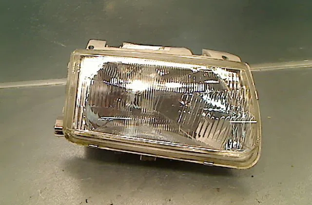 Phare droit Volkswagen POLO III (6N1) 64 1.9 d (1994-1999) occasion