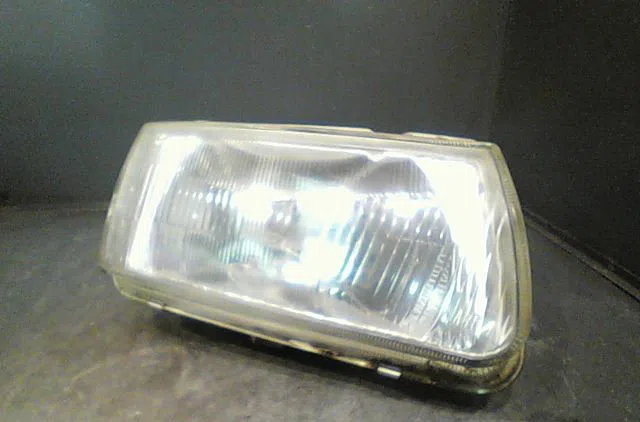 Phare droit Volkswagen POLO III (6N1) 75 1.6 (1994-1999) occasion