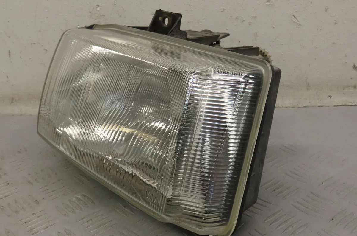 Phare droit Volkswagen POLO Variant (6V5) 1.4 (1997-2001) occasion
