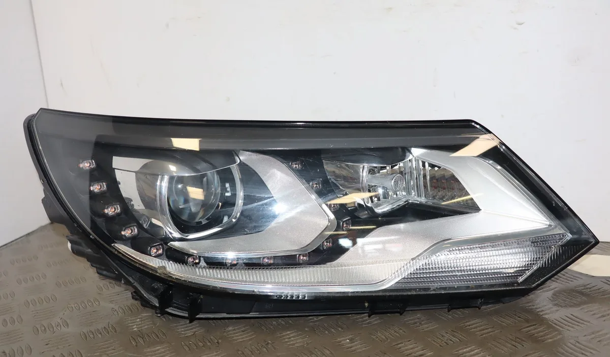 Phare droit Volkswagen TIGUAN (5N_) 2.0 tdi 4motion (2007-2018) occasion