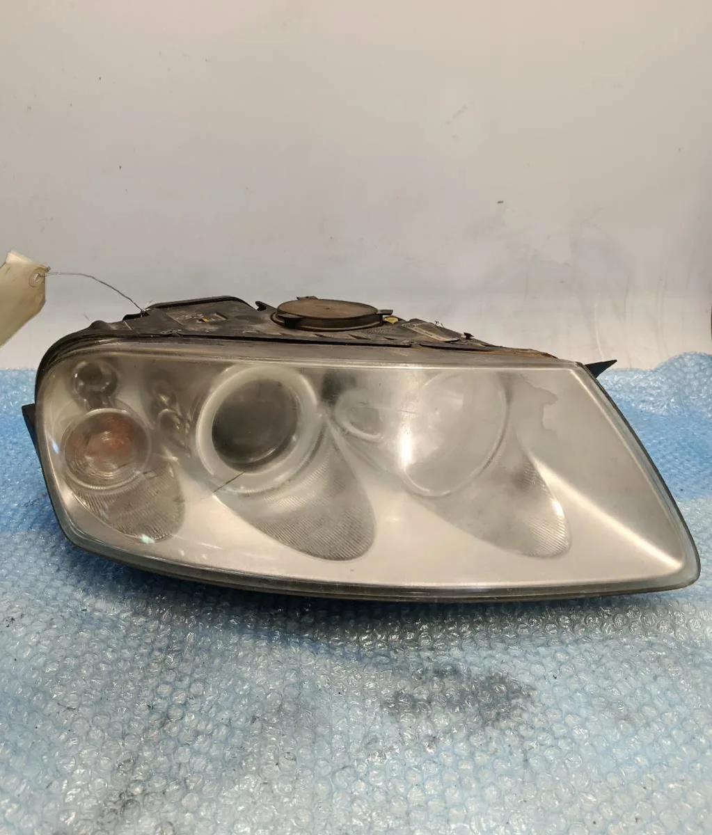Phare droit Volkswagen TOUAREG (7LA, 7L6, 7L7) 2.5 r5 tdi (2003-2010) occasion