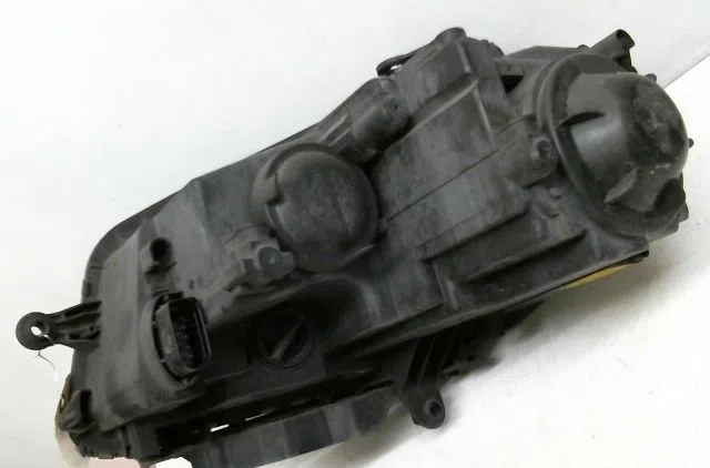 Phare droit Volkswagen TOURAN (1T1, 1T2) 1.9 tdi (2003-2004) 5 portes occasion