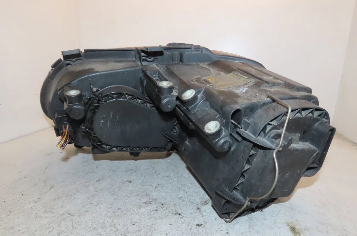 Phare droit Volkswagen TOURAN (1T1, 1T2) 2.0 tdi 16v (2003-2010) 5 portes occasion