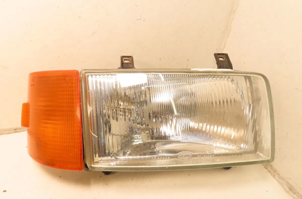 Phare droit Volkswagen TRANSPORTER IV Autobus-Autocar (70B, 70C, 7DB, 7DK, 70J, 70K 2.5 tdi (1995-2003) occasion