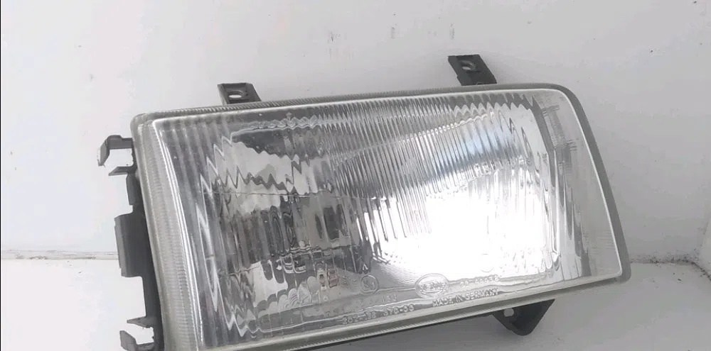 Phare droit Volkswagen TRANSPORTER IV Camionnette (70A, 70H, 7DA, 7DH) 1.9 td (1992-2003) occasion