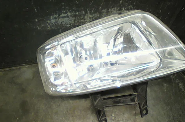 Phare droit Volkswagen TRANSPORTER V Autobus-Autocar (7HB, 7HJ, 7EB, 7EJ) 2.5 tdi (2003-2009) occasion