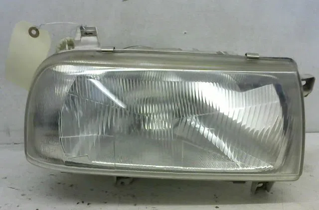 Phare droit Volkswagen VENTO (1H2) 1.9 d (1991-1998) occasion