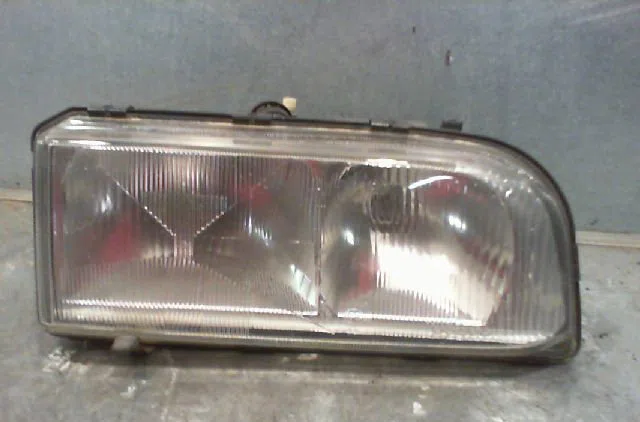 Phare droit VOLVO 850 1995 occasion