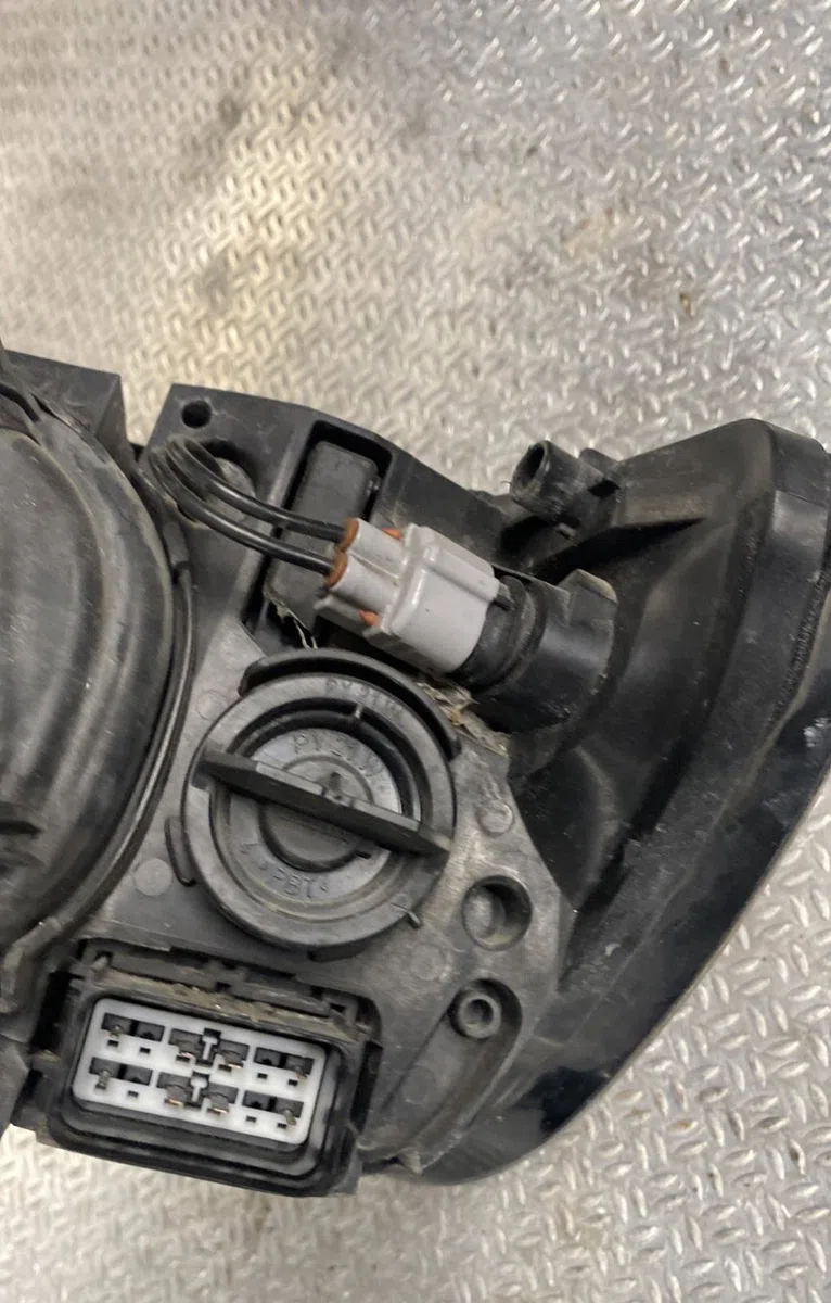 Phare droit VOLVO S 40 2  S 40 2 PHASE 1 occasion