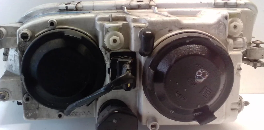 Phare droit Volvo S40 I (644) 1.9 di (1999-2000) occasion