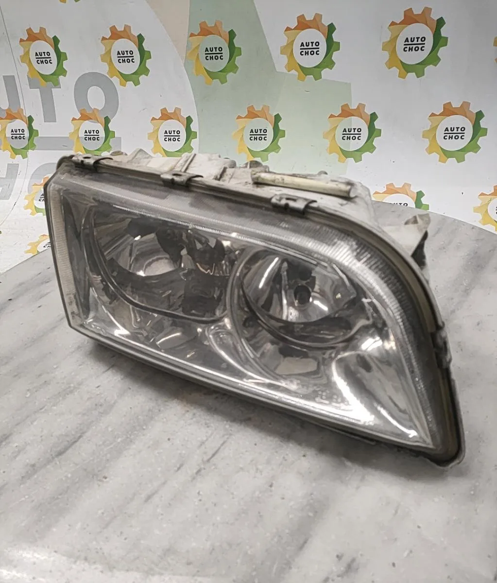 Phare droit VOLVO V 40 1 PHASE 1 BREAK occasion
