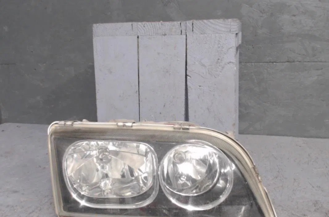 Phare droit VOLVO V 40 1  V 40 1 PHASE 2 BREAK occasion