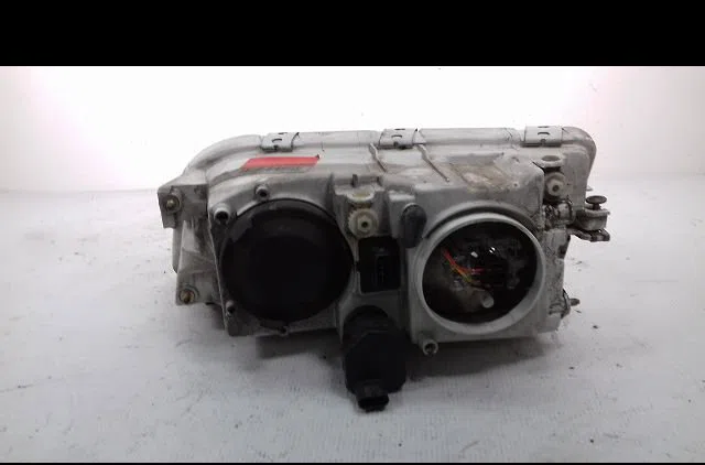 Phare droit Volvo V40 Break (645) 1.9 di (2000-2004) occasion
