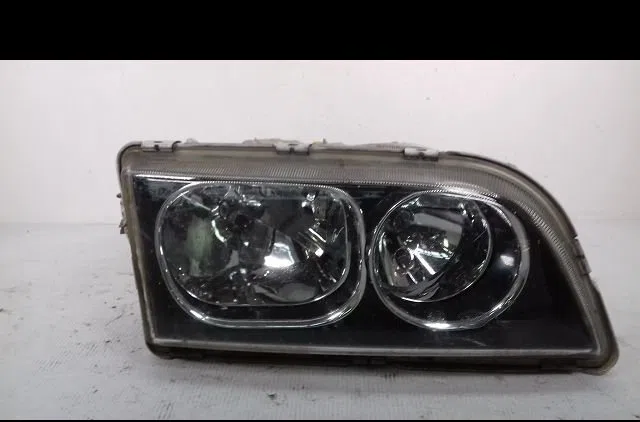 Phare droit Volvo V40 Break (645) 1.9 di (2000-2004) occasion