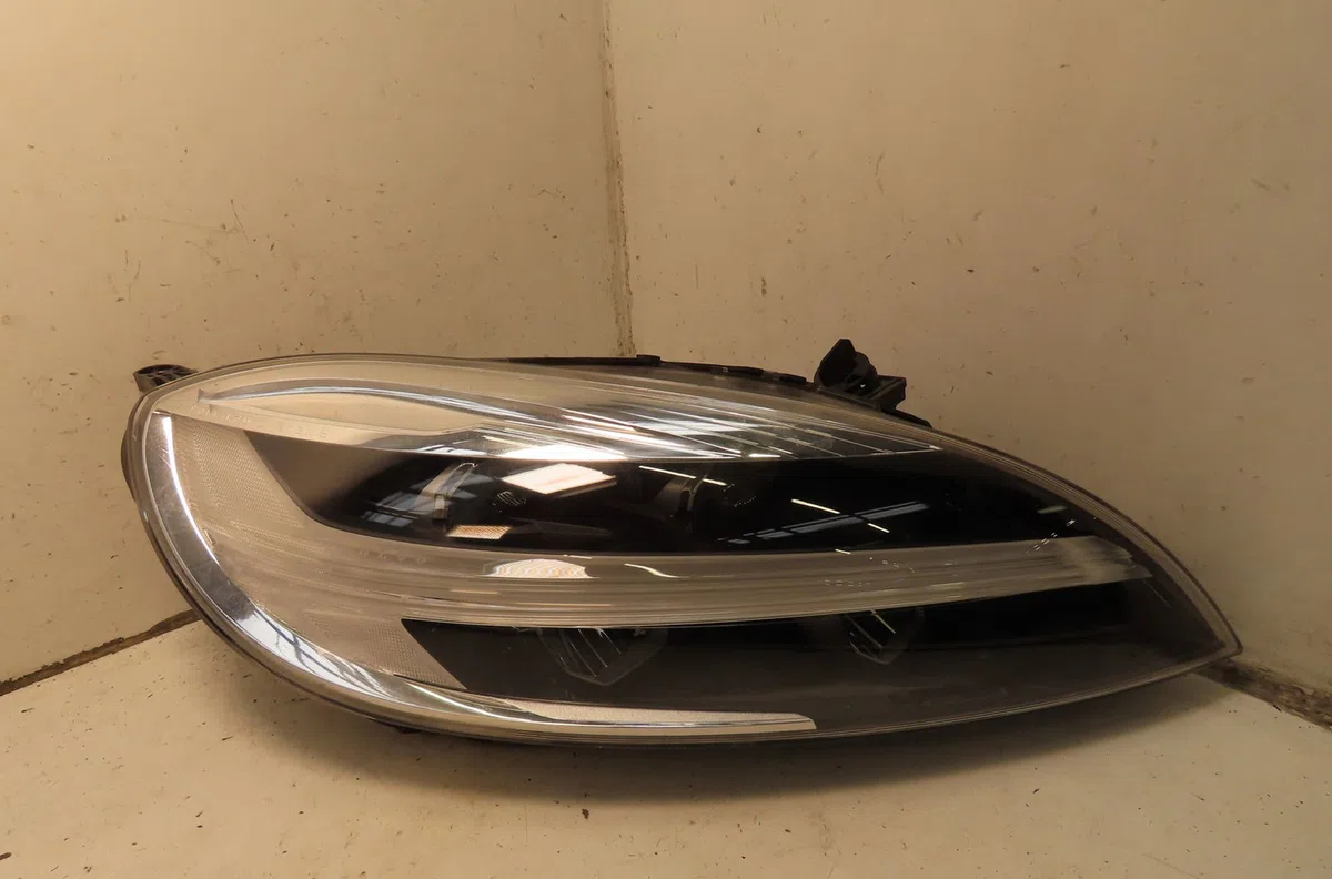 Phare droit Volvo V40 Cross Country (526) D2 (2012-2016) occasion