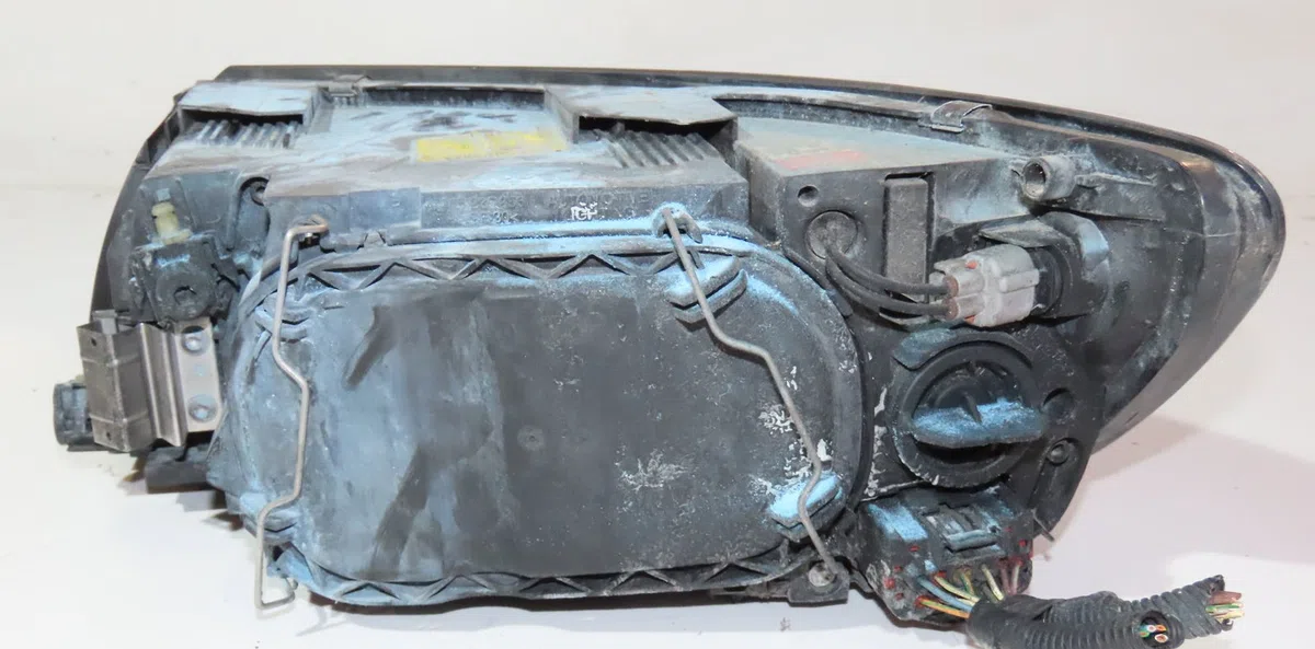Phare droit Volvo V50 (545) 2.0 cdi (2003-2006) occasion