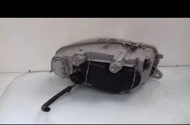 Phare gauche Alfa romeo 147 (937_) 1.9 jtd 16v (937.axg1b, 937.bxg1b) (2002-2010) occasion