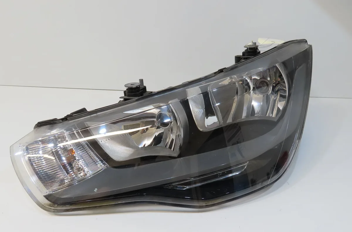 Phare gauche Audi A1 (8X1, 8XK) 1.4 tfsi (2011-2015) 3 portes occasion