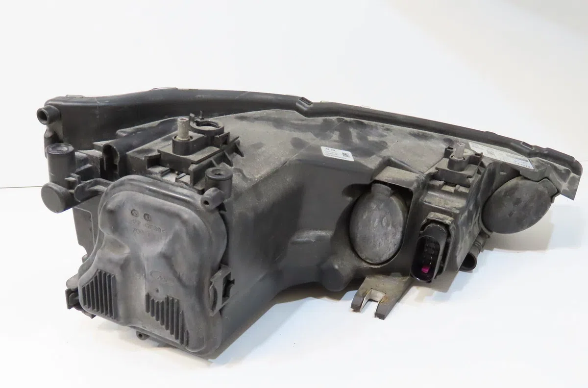 Phare gauche Audi A1 (8X1, 8XK) 1.6 tdi (2011-2015) occasion