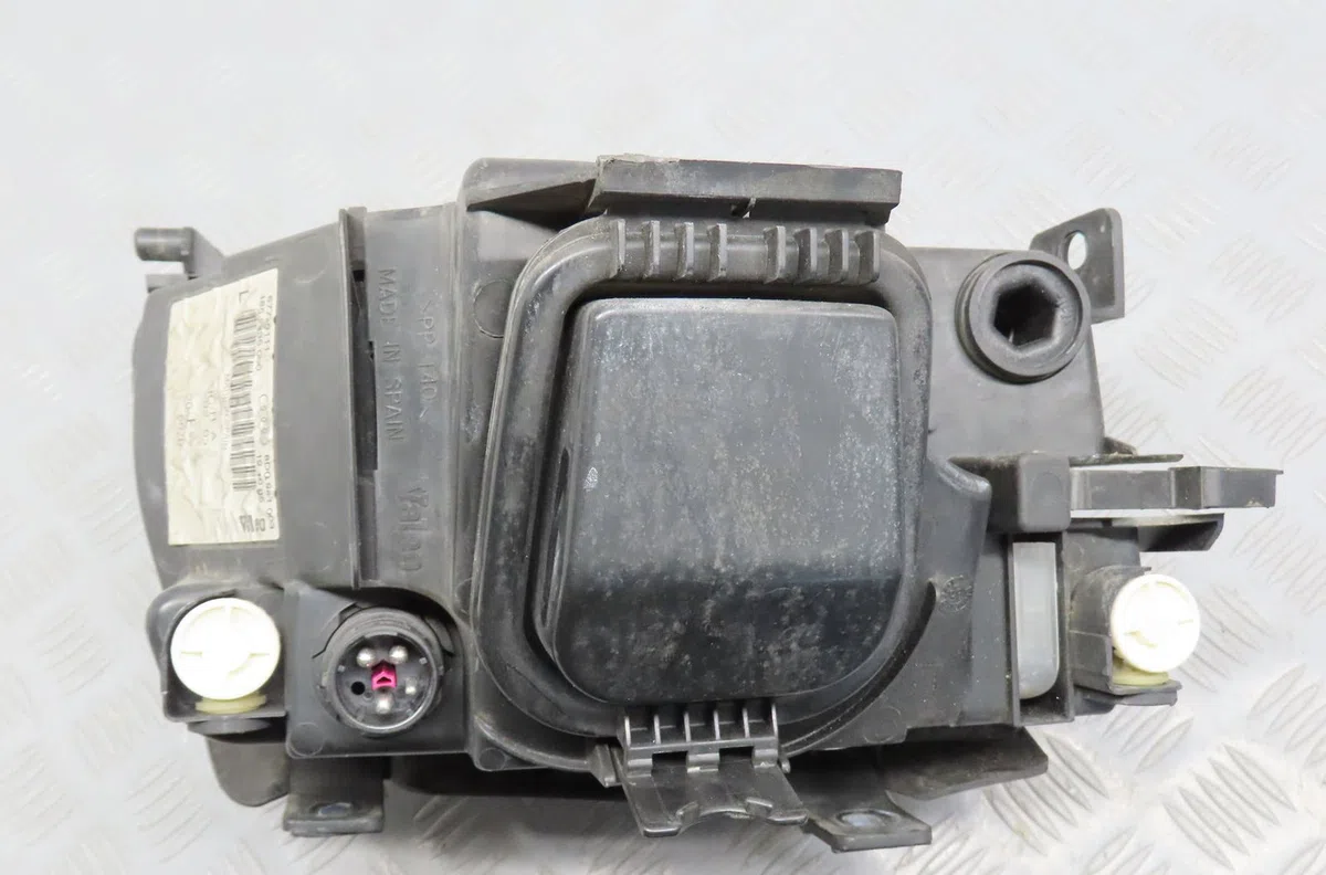 Phare gauche Audi A4 B5 (8D2) 1.8 (1994-2000) occasion