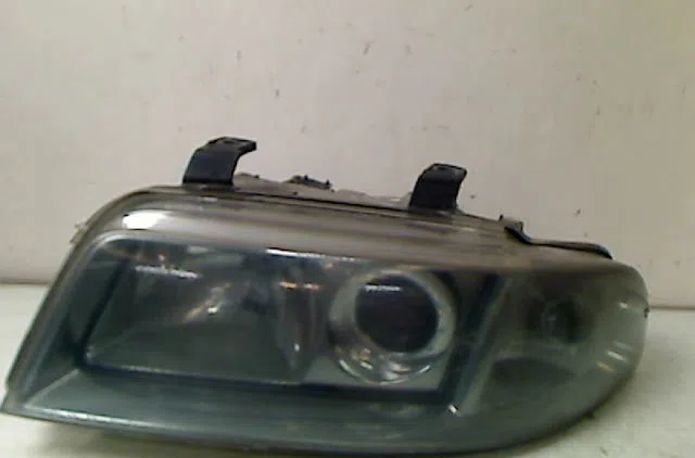 Phare gauche Audi A4 B5 (8D2) 2.5 tdi (1997-2000) occasion