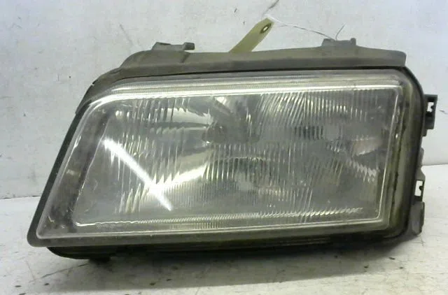 Phare gauche Audi A4 B5 Avant (8D5) 2.5 tdi (1997-2001) occasion