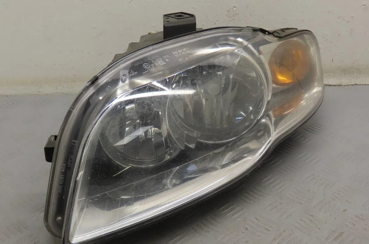 Phare gauche Audi A4 B7 Décapotable (8HE) 3.0 tdi quattro (2006-2009) occasion