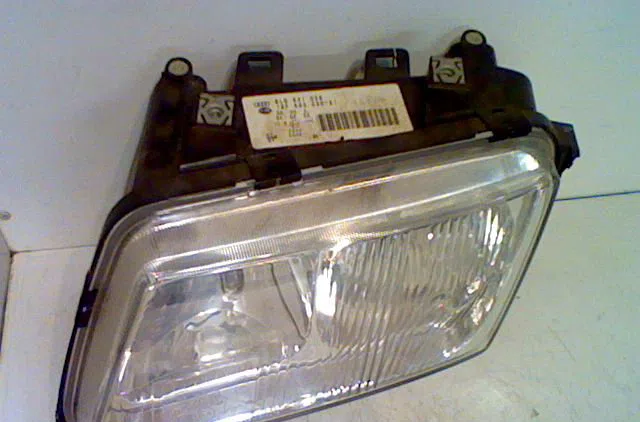 Phare gauche AUDI A4 I 1997 occasion