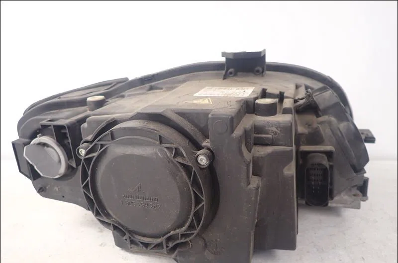 Phare gauche AUDI A4 II  2.0 TDi 140ch occasion