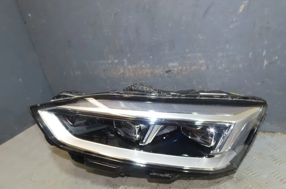 Phare gauche Audi A5 Décapotable (F57, F5E) 3.0 tdi quattro (2016-2018) occasion