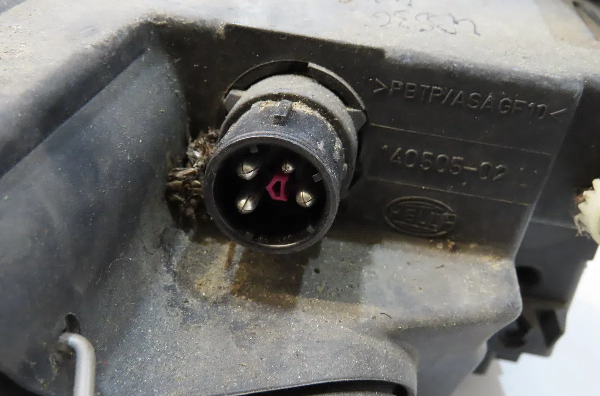 Phare gauche Audi A6 C4 (4A2) 2.0 (1994-1997) occasion
