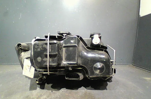 Phare gauche Audi A6 C5 (4B2) 2.5 tdi quattro (1997-2005) occasion