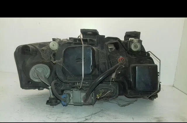 Phare gauche Audi A6 C5 Avant (4B5) 2.5 tdi (1997-2005) occasion
