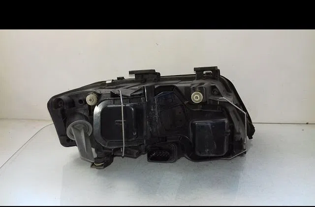 Phare gauche Audi A6 C5 Avant (4B5) 2.5 tdi quattro (2000-2005) occasion