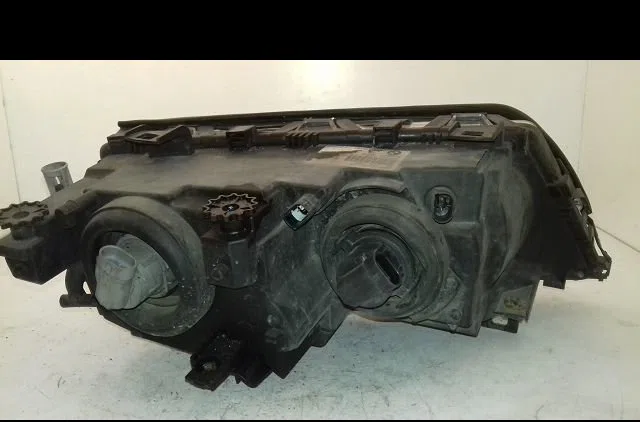 Phare gauche Bmw 3 Touring (E46) 320 d (2000-2001) occasion
