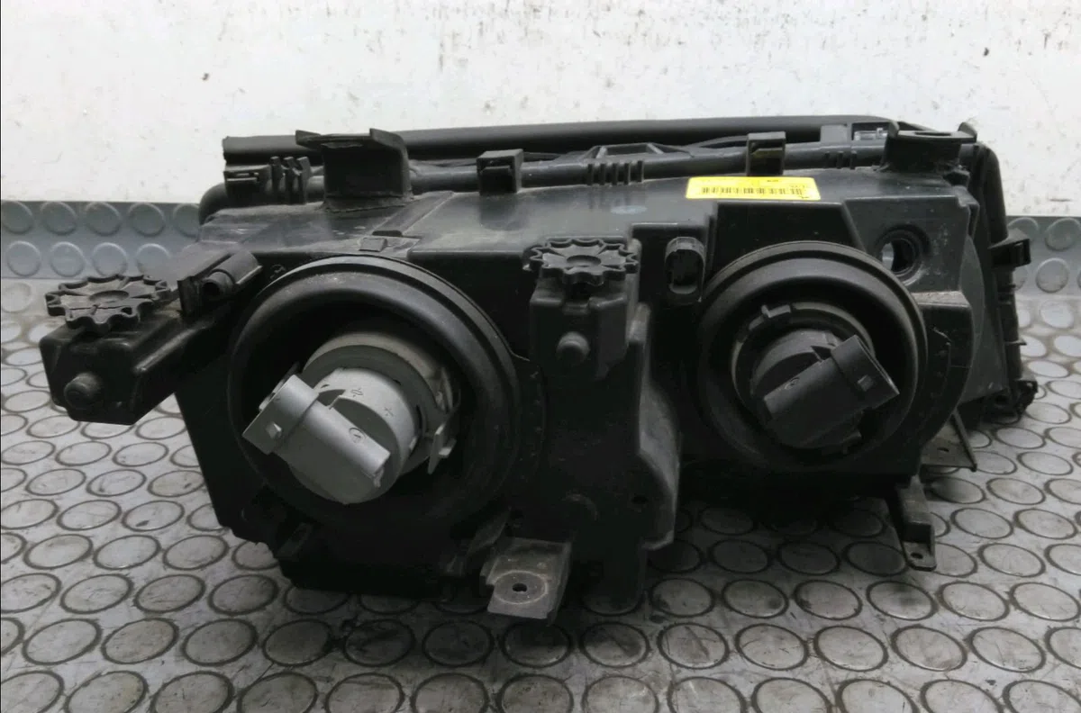 Phare gauche Bmw 3 Touring (E46) 325 xi (2000-2005) occasion