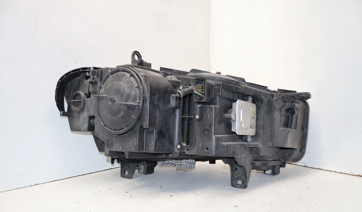 Phare gauche Bmw X5 (F15, F85) Xdrive 40e (2015-2018) occasion