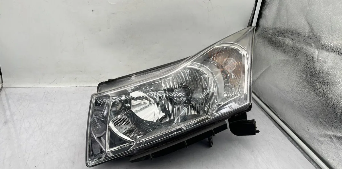 Phare gauche CHEVROLET CRUZE BREAK occasion