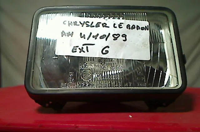 Phare gauche Chrysler LE BARON Décapotable 2.5 i (1986-1993) occasion