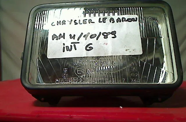 Phare gauche Chrysler LE BARON Décapotable 2.5 i (1986-1993) occasion