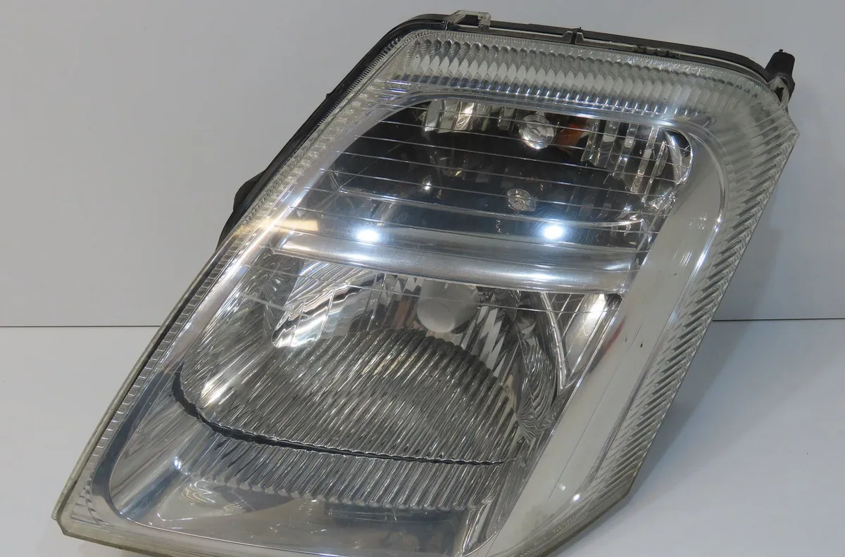 Phare gauche Citroen C2 (JM_) 1.4 (2003-2009) 3 portes occasion