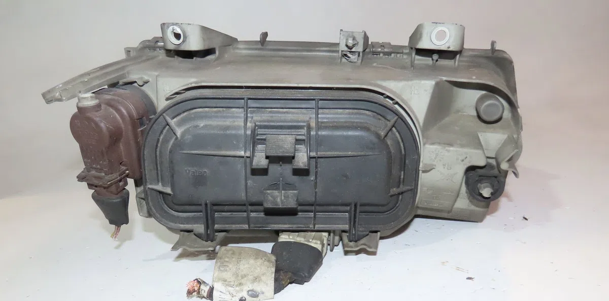 Phare gauche Citroën EVASION Monospace (22, U6) 2.1 td (1996-2002) occasion