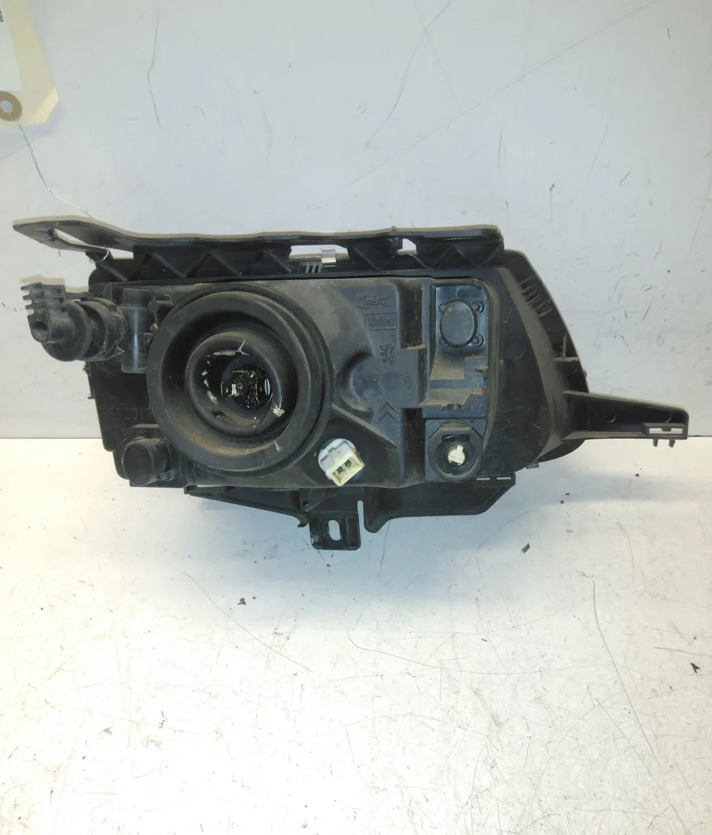 Phare gauche Citroen SAXO (S0, S1) 1.4 vts (1996-2003) occasion