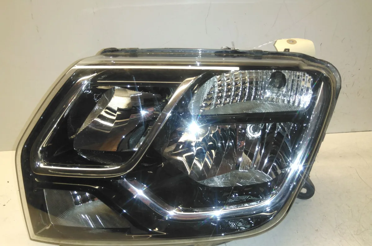 Phare gauche DACIA DUSTER I occasion