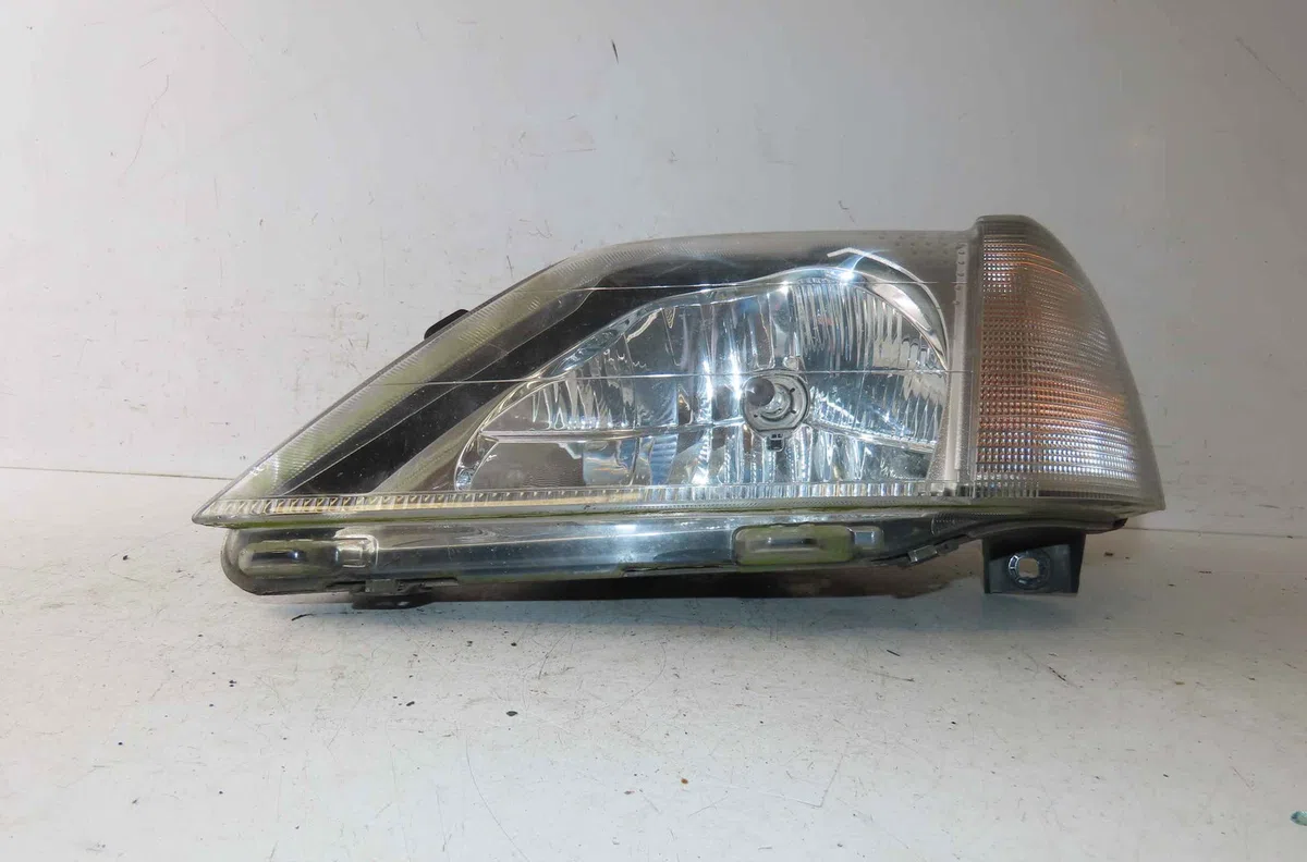 Phare gauche DACIA LOGAN I occasion