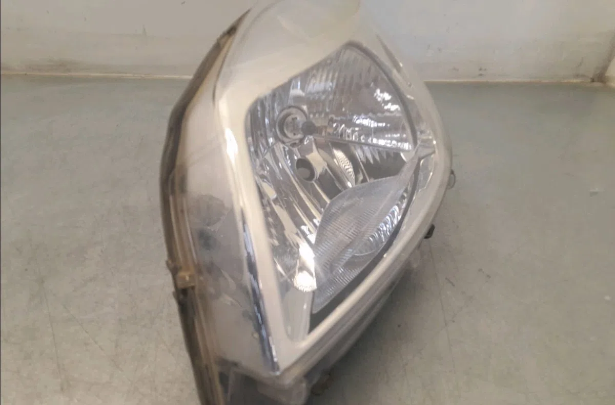 Phare gauche DACIA SANDERO I  1.4 MPI 75ch occasion