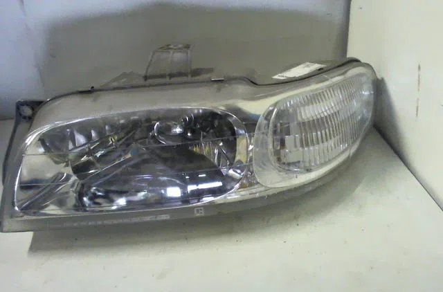Phare gauche DAEWOO NUBIRA 1999 occasion