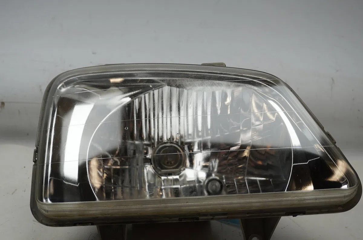 Phare gauche Daihatsu TERIOS (J1_) 1.3 4wd (j102) (2000-2005) occasion